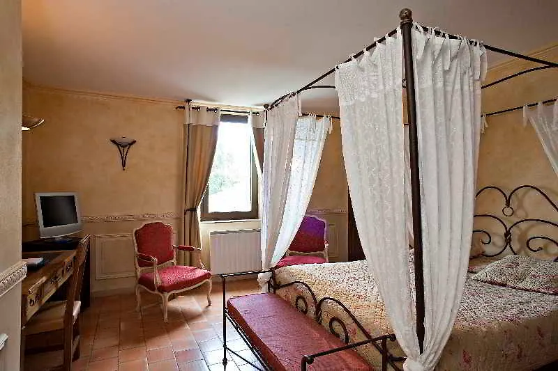 Le Mas de Guilles Lourmarin Hotel